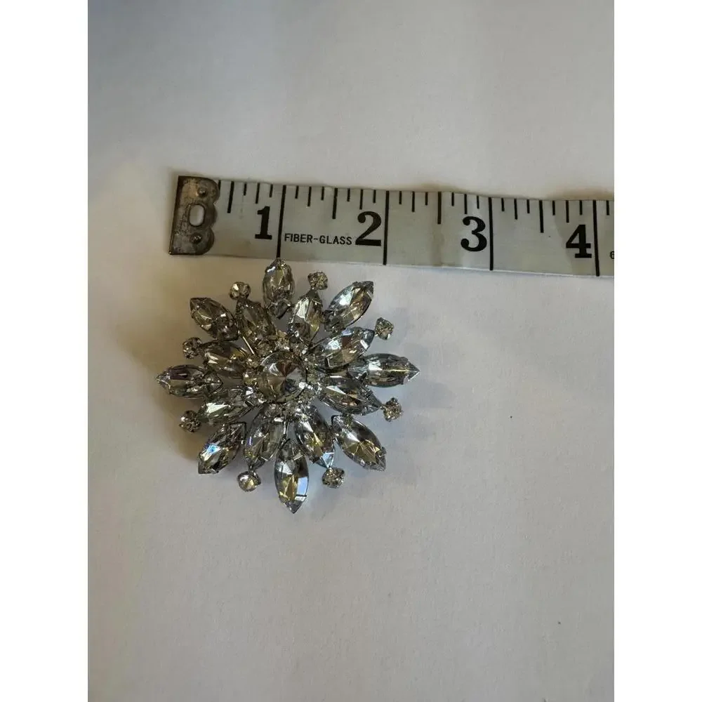 Stunning Vintage Crystal Brooch – Sparkling Snowflake Design j-128